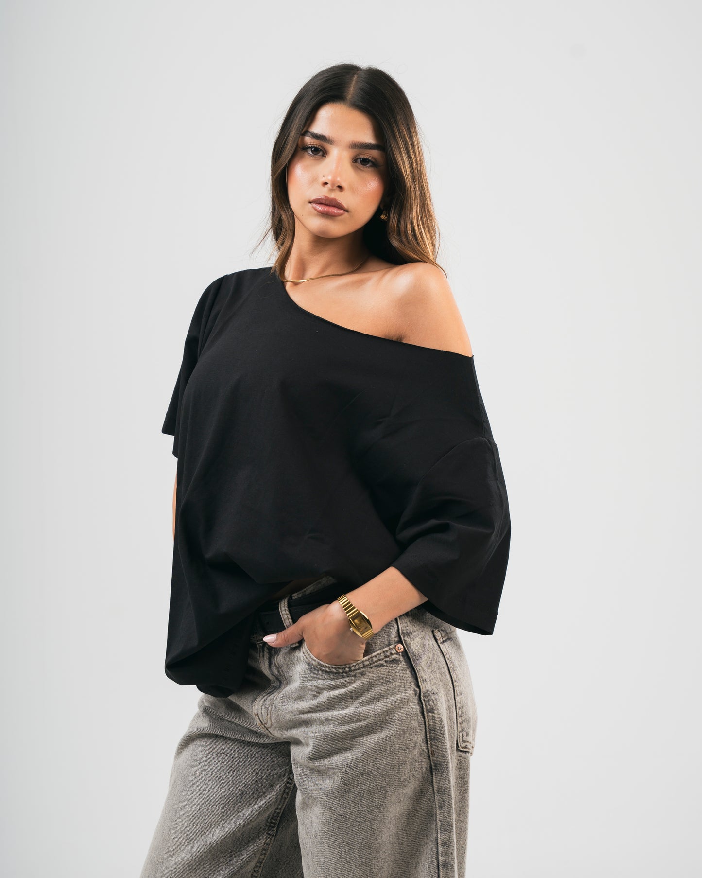 Black OFF-SHOULDER TEE