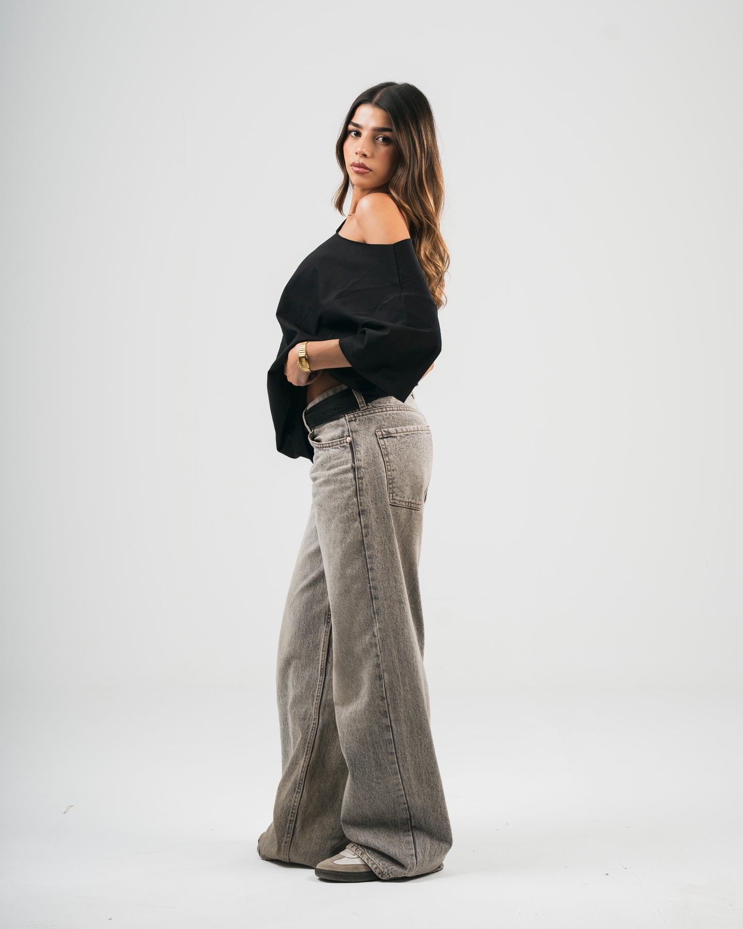 Black OFF-SHOULDER TEE