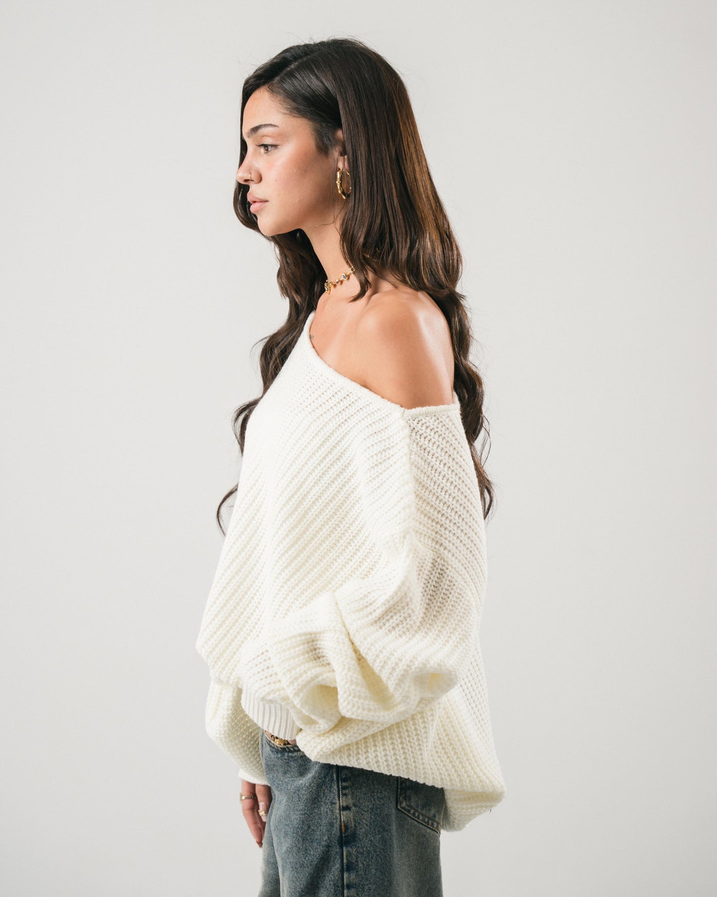 “OFF-SHOULDER” Off White Knitted Sweater