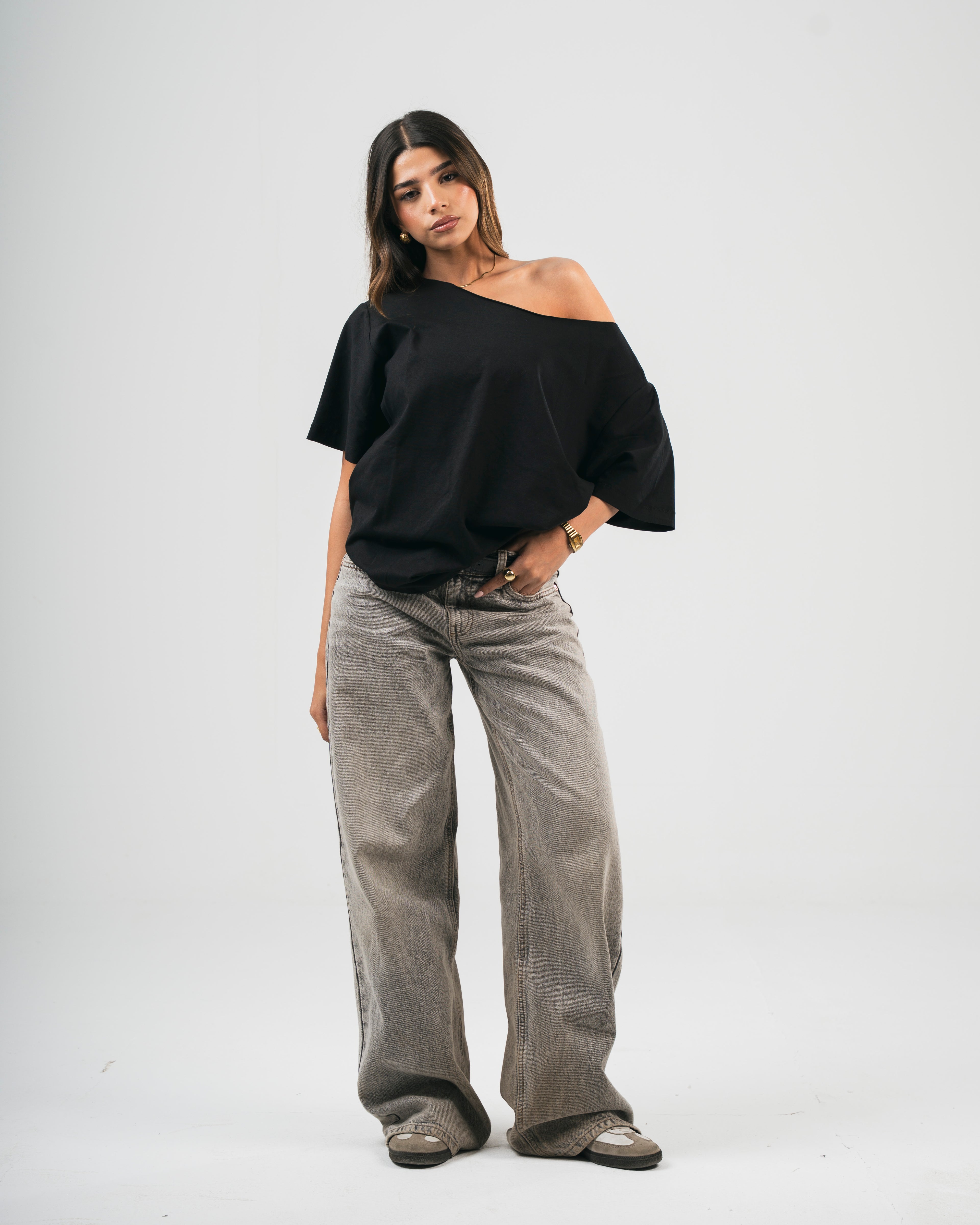 Black OFF-SHOULDER TEE