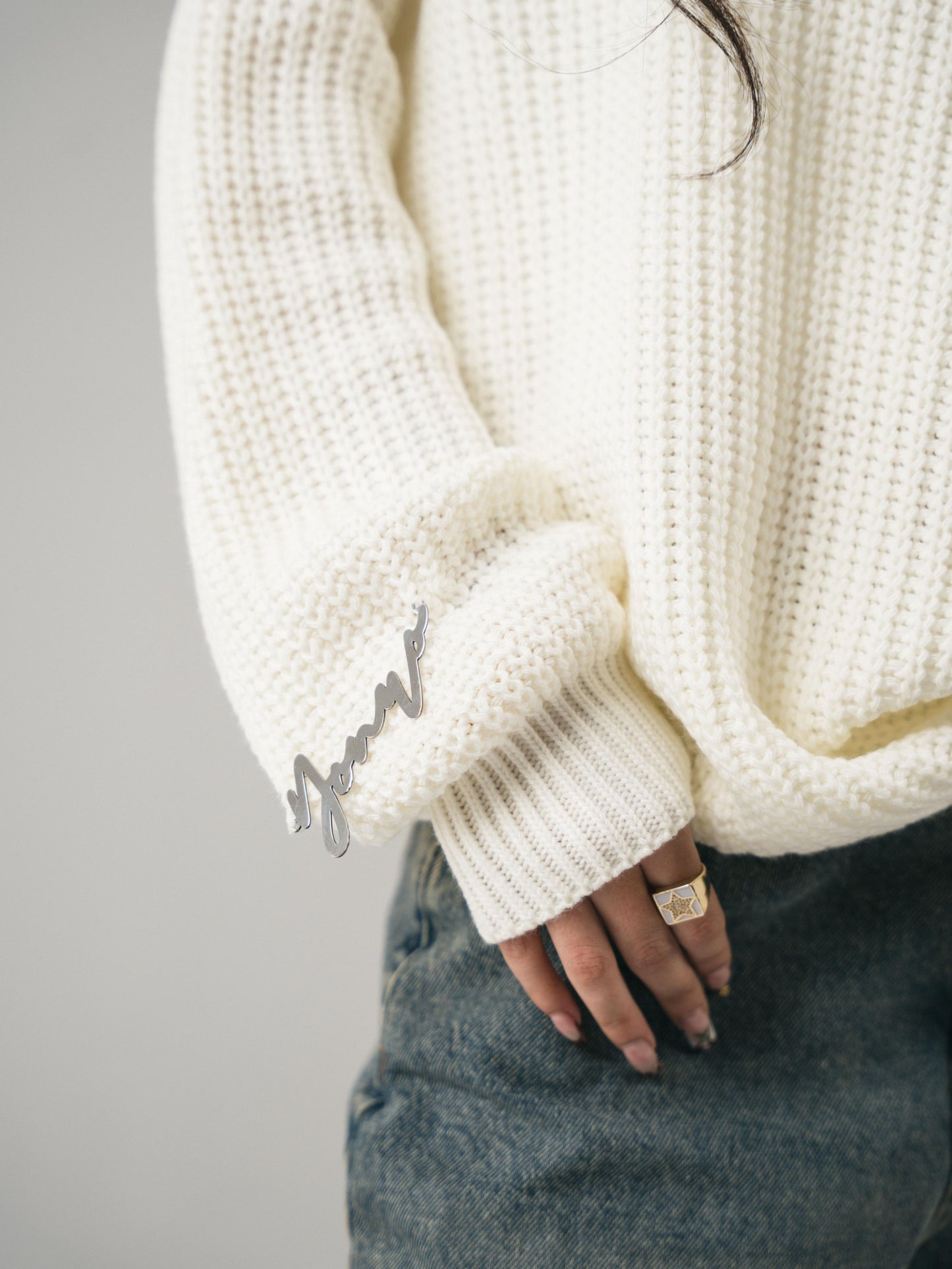 “OFF-SHOULDER” Off White Knitted Sweater